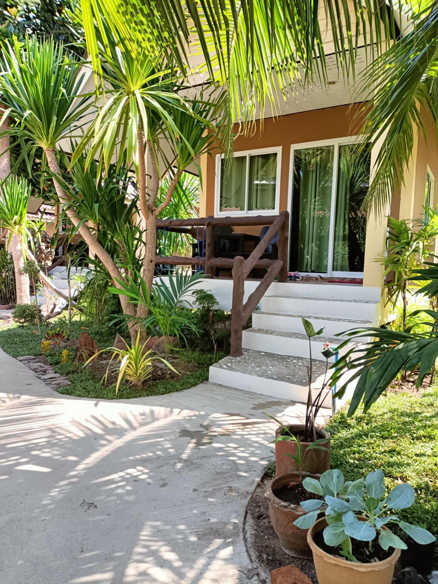 Sea Shell Beach Resort Koh Lanta Exterior photo