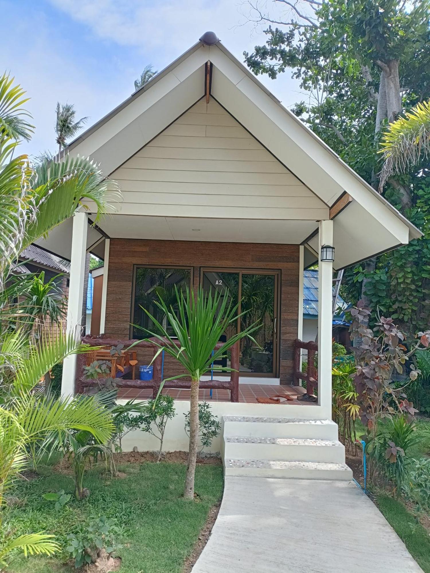 Sea Shell Beach Resort Koh Lanta Exterior photo